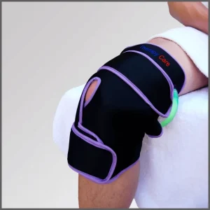Vista lateral de un intercambiador de rodilla colocado sobre una pierna, diseñado para aplicar temperatura controlada en procesos de mantenimiento y recuperación muscular.