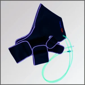Shoulder exchange device with connected hoses, designed to apply heat, cold or thermal contrasts in injury prevention and muscle recovery processes.