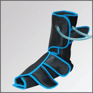 Ankle exchanger with connection system for the application of heat, cold or thermal contrasts, used in injury prevention and muscle recovery.